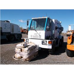 1999 JOHNSTON J4000 ST STREET SWEEPER ~ 9,233 MILE VIN: 1J9VM4H31XC172048, STREET SWEEPER, 157 HOURS