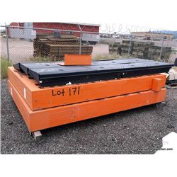 LOT: DOT SIGN & DYNAMATE MESSAGE – ELECTRONIC MESSAGE SIGNS