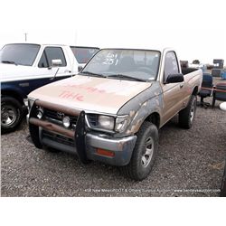 1995 TOYOTA TACOMA, 4WD, SALVAGE ~ 246,146 MILES PICKUP, 4WD, I4, 2.7L, GOLD, SALVAGE TITLE, CSFD TI