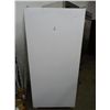 Image 1 : Frigidaire White Up-Right Freezer