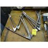 Image 1 : Tongs