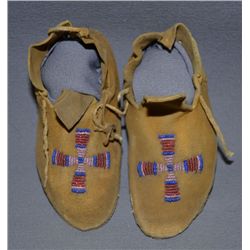 PLAINS INDIAN CHILDS MOCCASINS