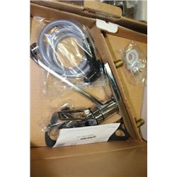 MOEN 7210 CHROME KITCHEN FAUCET W/ SPRAY