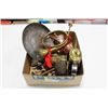 Image 1 : BOX OF BRASS ITEMS