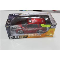 LINCOLN NAVIGATOR CUSTOM DIE CAST CAR 1:18 SCALE