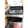 Image 1 : GE PROFILE 5 BURNER CERAMIC TOP CONVECTION OVEN
