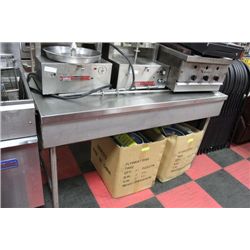 STAINLESS STEEL PREP TABLE