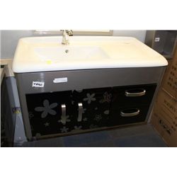 NEW BLACK AND SILVER LARGE BATHROOM VANITY W