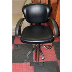 HYDRAULIC CHAIR