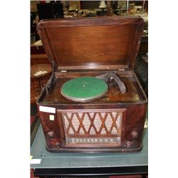 VINTAGE RECORD PLAYER/RADIO