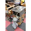 Image 1 : DELTA HEAVY DUTY TABLE SAW