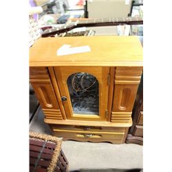 ETCHED GLASS JEWELRY BOX W/ CONTENTS