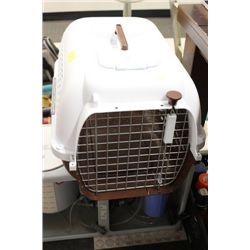 DOG KENNEL (MEDIUM) W/ PET CARRIER