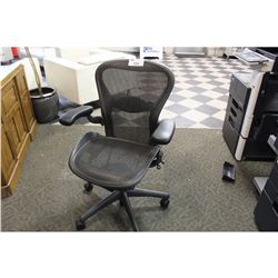 HERMAN MILLER AERON MESH BACK ERGONOMIC TASK CHAIR