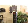 Image 2 : LOT OF ASSORTED TRAVEL AND TRADESHOW CASES