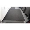 Image 8 : 8 FLOOR MATS 2 ARE LONG SHAG