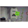 Image 3 : SOAP DISPENSER AND PAPER TOWEL DISPENSER