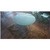 Image 5 : 28" ROUND METAL TABLE AND 2 CHAIRS