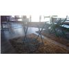 Image 6 : 28" ROUND METAL TABLE AND 2 CHAIRS