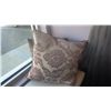 Image 4 : 48" LOUNGER WITH BASKET AND PILLOW