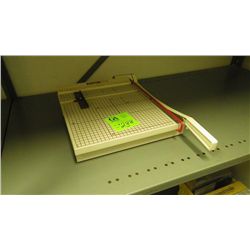 BOSTON 2652 PAPER CUTTER