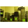 Image 2 : 2 STAINLESS RECTANGULAR CONTAINERS, 18 PLASTIC RECTANGULAR CONTAINERS
