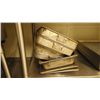 Image 2 : SIX MISC RECTANGULAR PANS AND FOUR LIDS