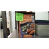 Image 3 : 6 PLASTIC CUTTING BOARDS, ONE WOOD CUTTING BOARD, PLASTIC CONTAINERS, AND GLOVES