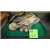 Image 6 : 6 PLASTIC CUTTING BOARDS, ONE WOOD CUTTING BOARD, PLASTIC CONTAINERS, AND GLOVES
