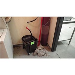 MOP BUCKET WITH WHEELS AND TWO MOPS
