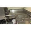 Image 6 : 113" L SHAPED STAINLESS STEEL COUNTER WITH SINK AND FAUCET, AND SILVER POWER PRESOAK DISPENSER