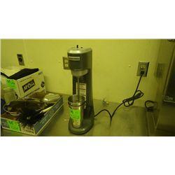 HAMILTON BEACH COMMERCIAL MILKSHAKE MACINE WITH TWO STAINLESS CUPS