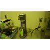 Image 1 : HAMILTON BEACH COMMERCIAL MILKSHAKE MACINE WITH TWO STAINLESS CUPS