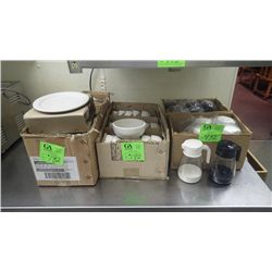 APPROX 42 SMALL SAUCERS, 18 SMALL BOWLS, 11 CREAM DIPENSERS ALL ITEMS ARE  UNUSED