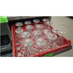 16 ICE CREAM DIHES INCLUDES PLASTTIC RED TRAY