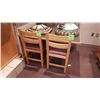 Image 2 : 4 SOLID WOOD CHAIRS WITH CLOTH SEAT