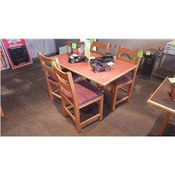 4 SOLID WOOD CHAIRS WITH CLOTH SEAT