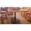Image 2 : 1 SINGLE PEDESTAL TABLE (FOUR PERSON)