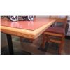 Image 3 : 1 SINGLE PEDESTAL TABLE (FOUR PERSON)
