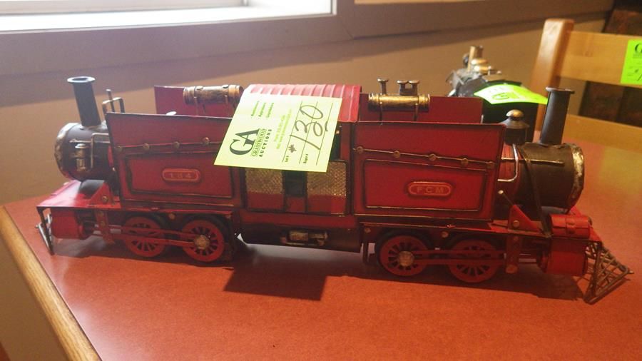 Tin Train Model HANDCRAFTED TIN MODEL OF ANTIQUE TRAIN