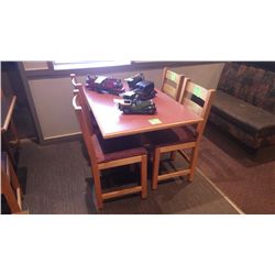 4 SOLID WOOD CHAIRS WITH CLOTH SEAT