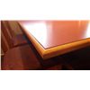 Image 3 : 1 SINGLE PEDESTAL TABLE (FOUR PERSON)