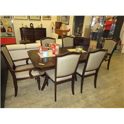 NEW - 8 piece dining set