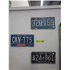 Image 1 : 4 Canadian license plates