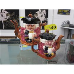 2 English miniature teapots