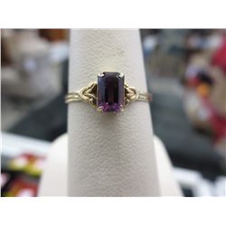 10KT gold 0.55CT emerald cut amethyst ring