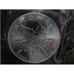 2 x 1992 .9999 silver mint 1 oz Maple Leaf $5 coins