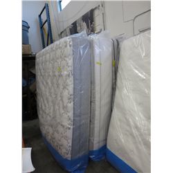 NEW-King size Kingsdown mattress