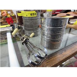 6 Pieces of vintage kitchen ware