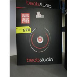 Isolation headphones - black